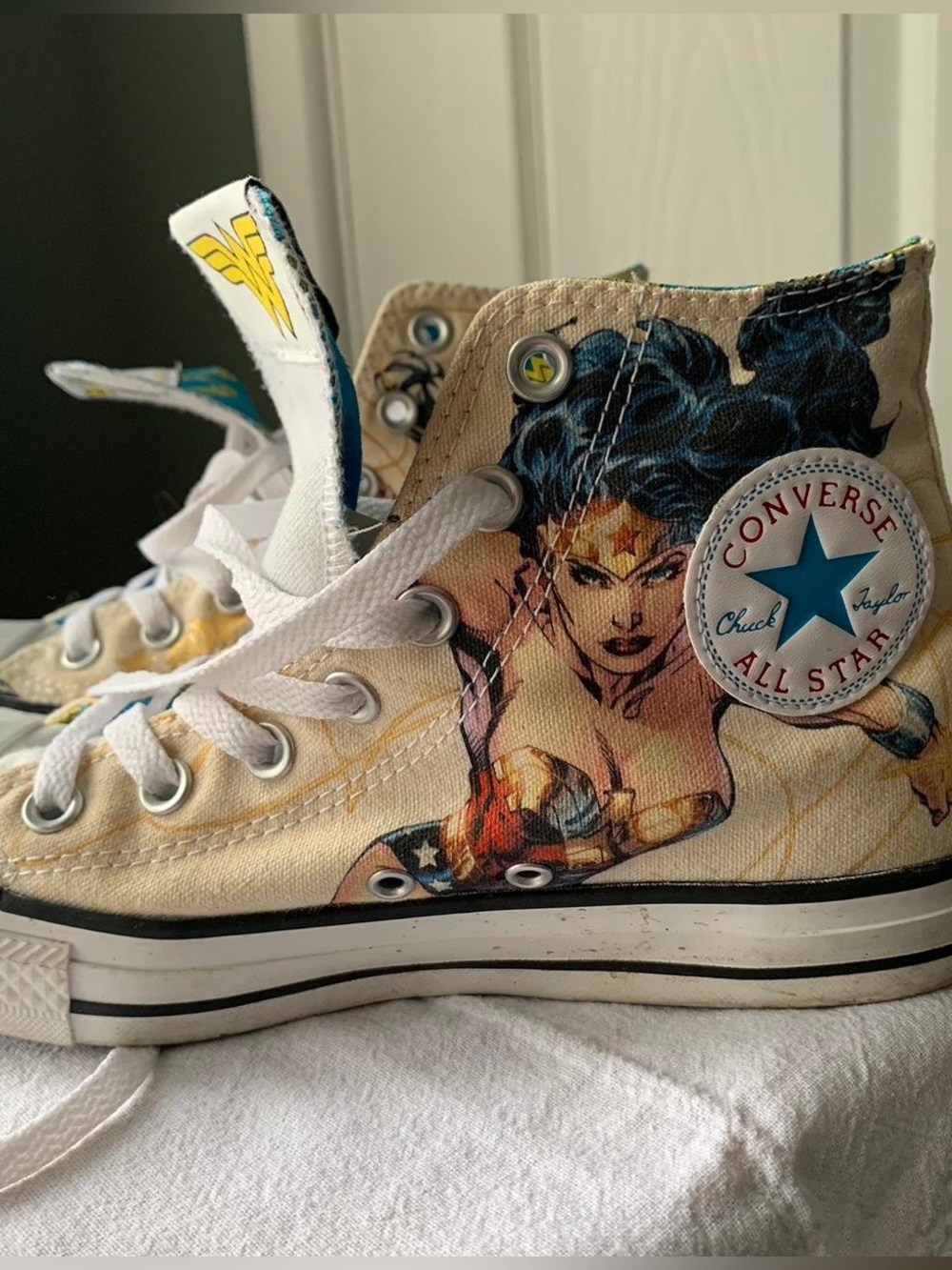 DC x Converse Wonder Woman Chuck Taylor All Star High Top Sneakers M7 W9
